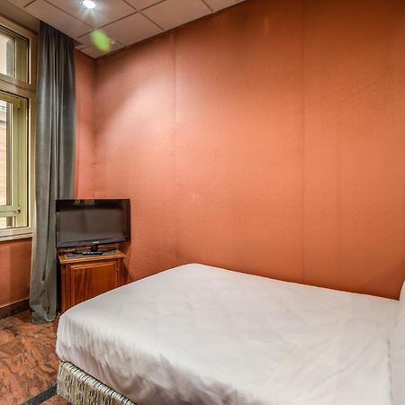 Castro Pretorio Easy Rooms Rom Exterior foto