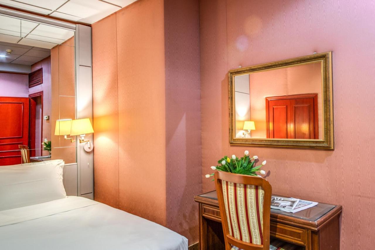 Castro Pretorio Easy Rooms Rom Exterior foto